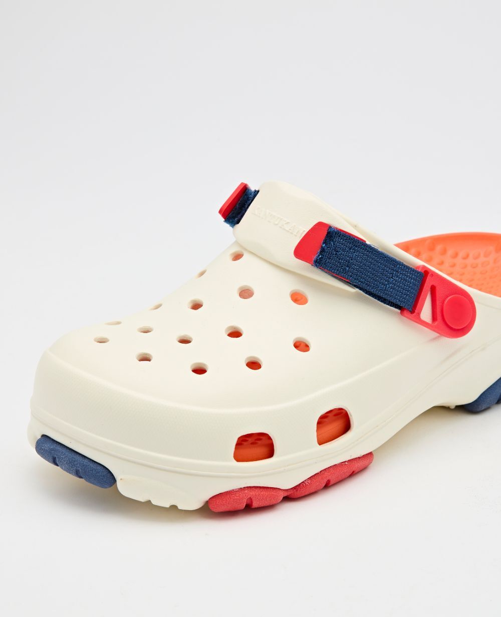 KANTUKAN Sandals