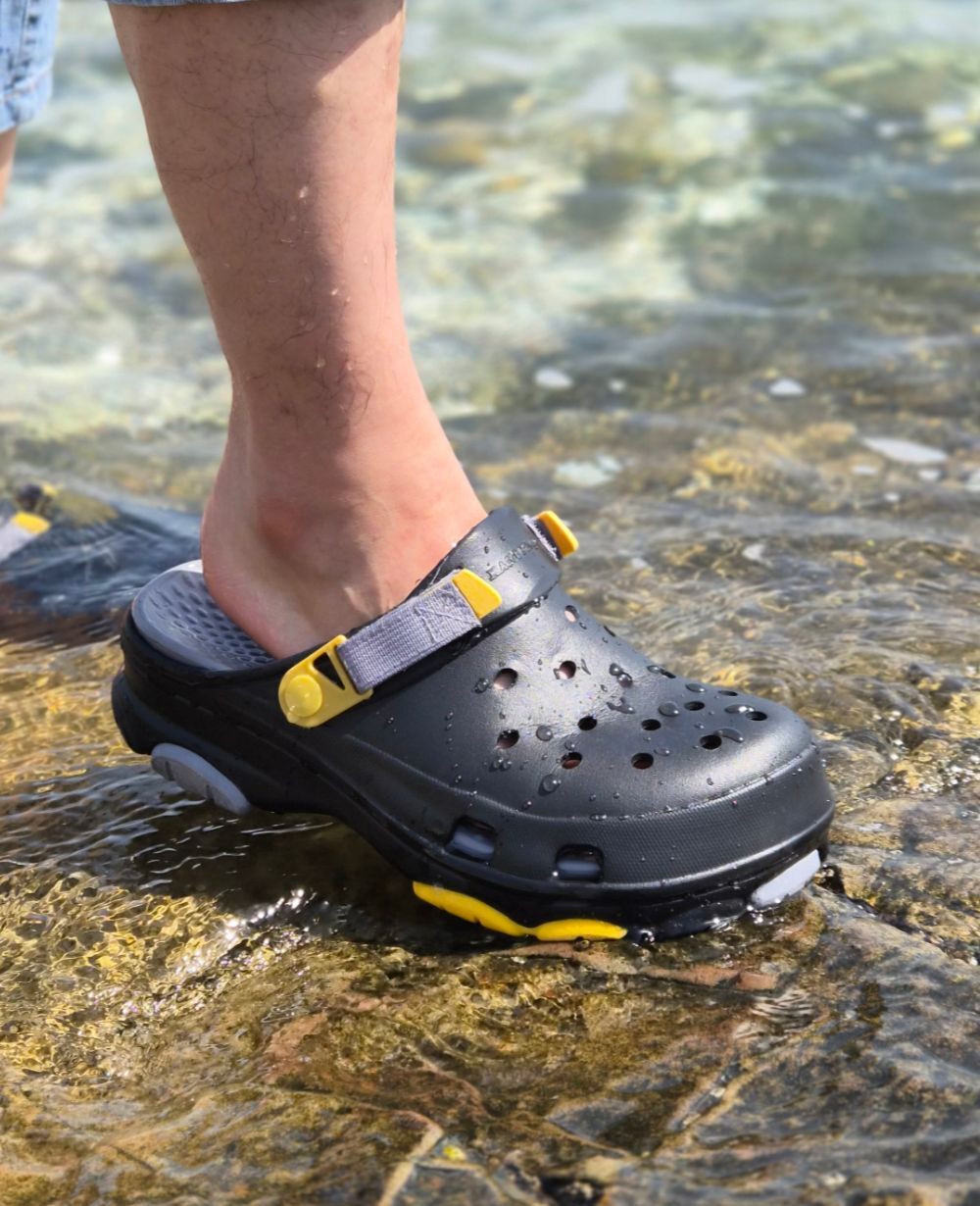 KANTUKAN Sandals